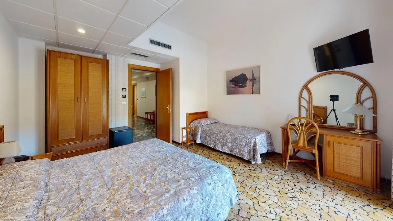 Hotel Zunino Spotorno 3*,  Italy