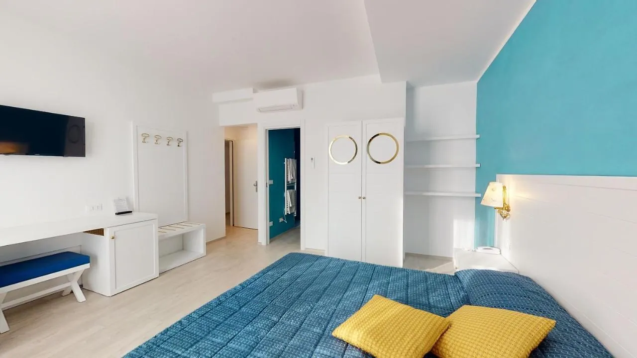 Hotel Zunino Spotorno 3*,  Italy