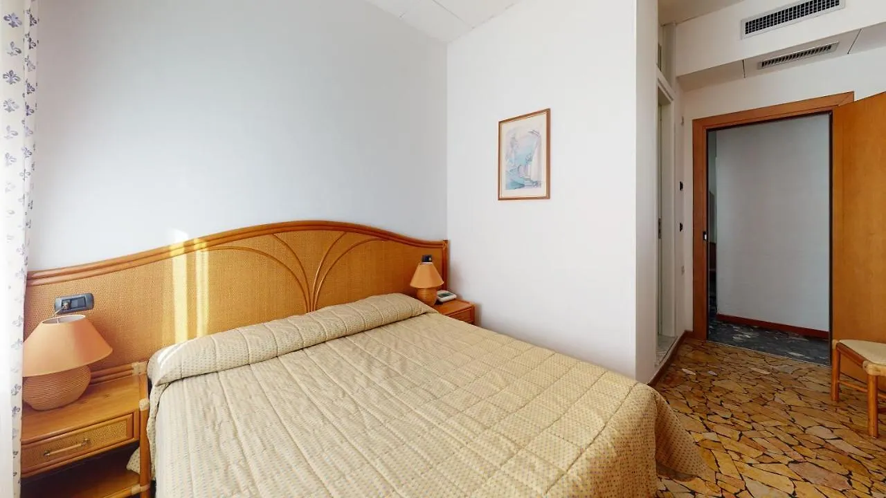 Hotel Zunino Spotorno 3*,  Italy